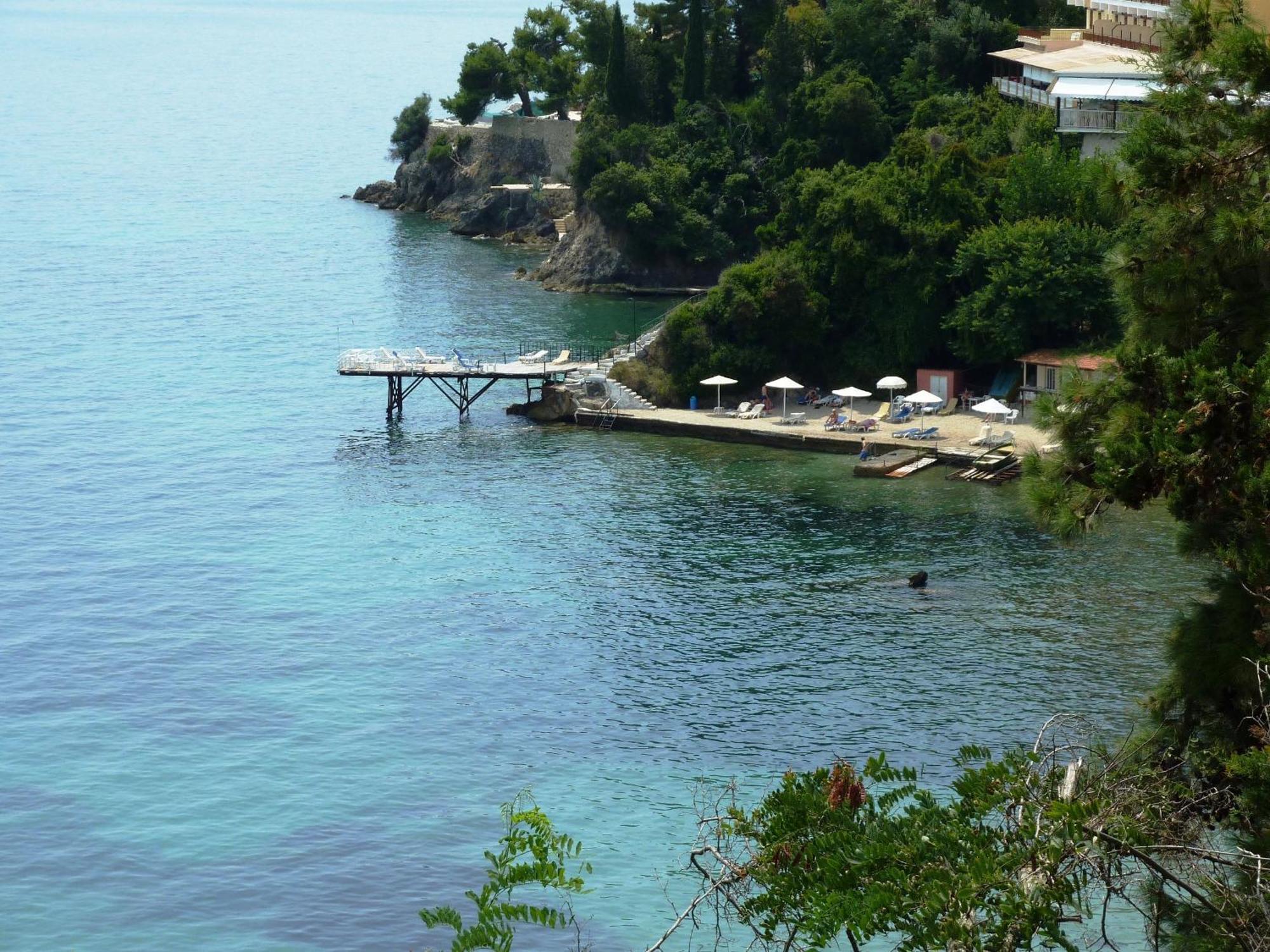 Hotel Perama 2*